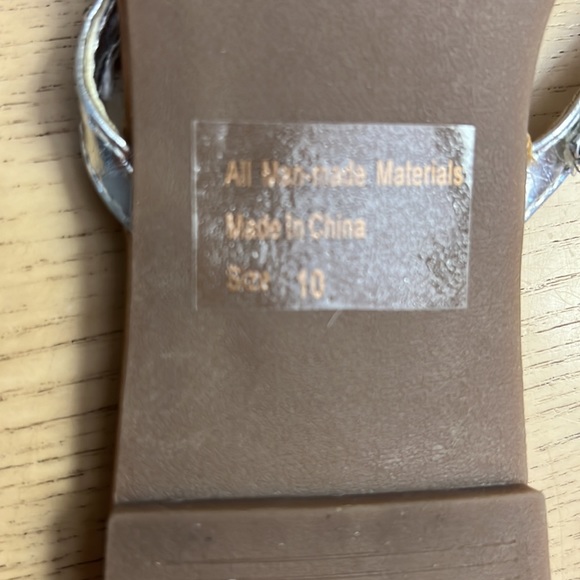 Silver strapped Flip Flops. Flat heels. Size 10 Rhinestone BLING on straps. - Picture 5 of 5